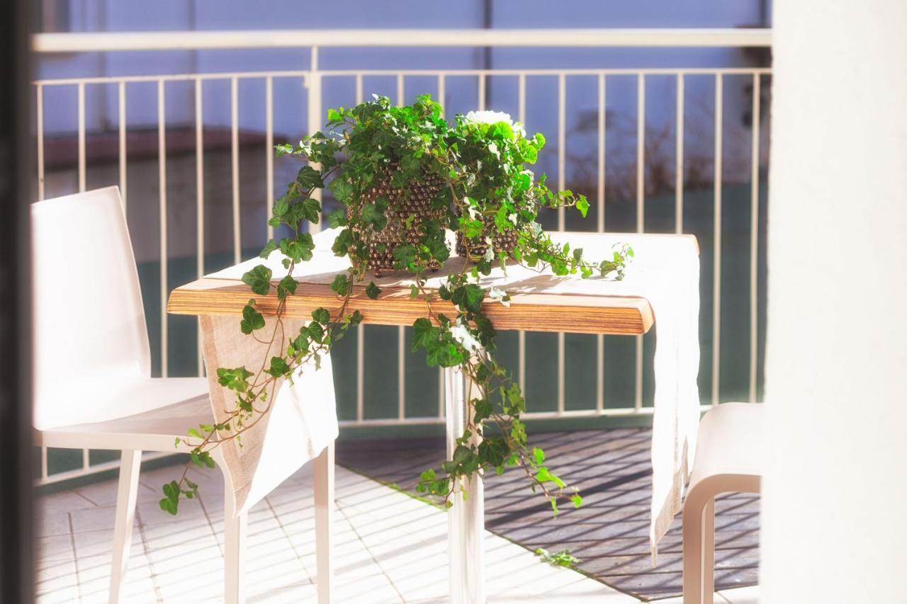 Residenza Alma Aparthotel Riccione Bagian luar foto
